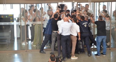 İşten çıkarılan evde bakım işçileri meclis kapısına dayandı: İşimizi geri istiyoruz! 