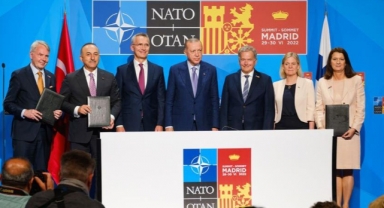 İsveç’te terör örgütü PKK tartışması büyüyor