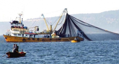 İZDENİZ'den balıkçılara uyarı: Her gün çatışma riski yaşanıyor!