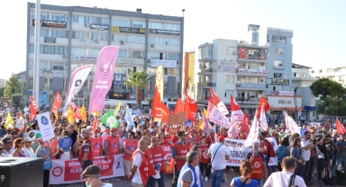 İzmir asbest yüklü gemiye karşı direniyor: O gemiyi bu limana yanaştırmayız!