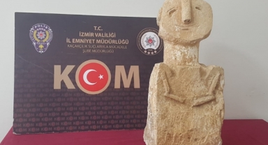 İzmir'de 11 bin 500 yıllık insan tasvirli heykel ele geçirildi! 