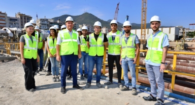 İzmir’in yeni mezun şartı Türkiye’ye örnek oldu