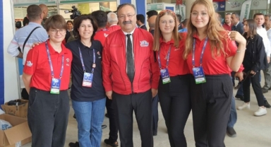 İzmir’li Öğrencilerden Gururlandıran Başarı