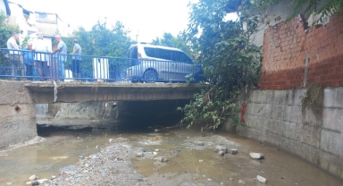 İZSU'dan yağmur suyu açıklaması: Kalıcı çözüm üreteceğiz