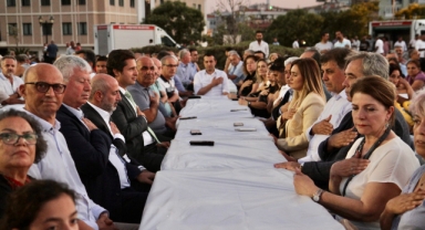 Karşıyaka'da Yüzlerce Can Birlikte Oruç Açtı