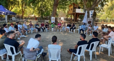 Sanathane’de cümbüş var