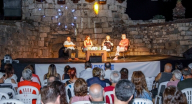 Ünlü yazarlar Seferihisar’da buluştu