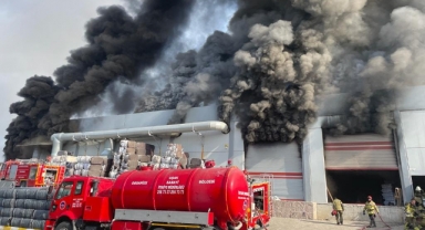 Uşak’ta iplik fabrikasında yangın