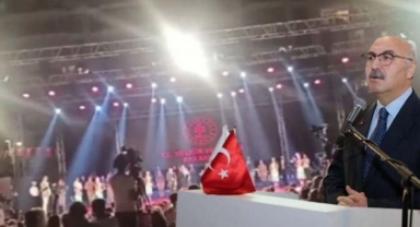 Vali Köşger 30 Ağustos'ta Atatürk'ü anmadı; yuhalandı