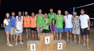 Yenifoça'da plaj voleybolu heyecanı 