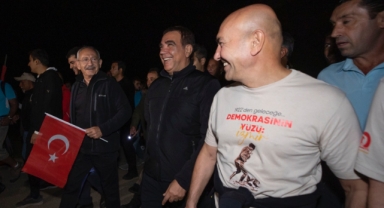 Zafer Yürüyüşü’ne Kılıçdaroğlu da katıldı