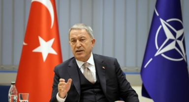 Bakan Akar'dan Yunan bakana cevap: Yüzme bilmek işlerine yarayacak