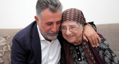  Başkan Sandal mahalleleri geziyor