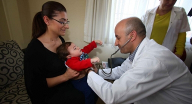 Bayraklı’da ücretsiz sağlık hizmetleri yüzleri güldürüyor