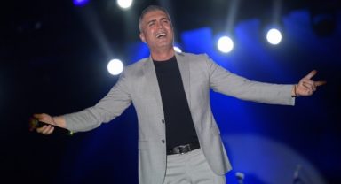 Çim Konserleri'nde Özcan Deniz rüzgarı