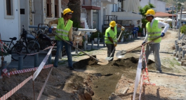 Foça Bağarası’nın kanalizasyon sorunu çözülüyor