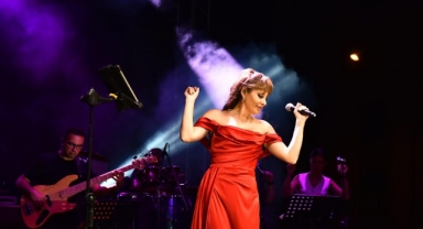 Funda Arar Menemen için söyledi