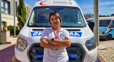 Gaziemir’in ilk kadın ambulans şoförü Hazal Sert