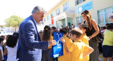 Güzelbahçe Belediyesinden kırtasiye desteği