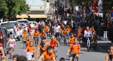 Hareketlilik haftası başladı: Selçuk’ta öğrenciler okula bisikletle gitti