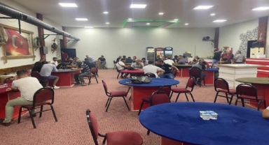 İzmir’de 2 adrese kumar baskını!