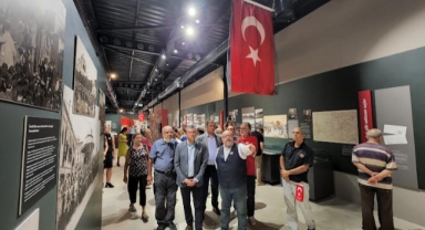 Karşıyaka'da tarihe ışık tutan sergi açıldı