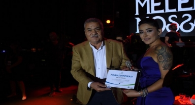 Kurtuluş şenliklerinde Melek Mosso