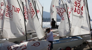 Narlıdere'de yelken yarışlarına rekor katılım