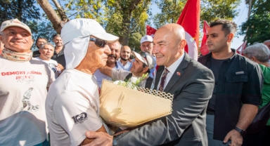 Zafer yolu kafilesi İzmir'de