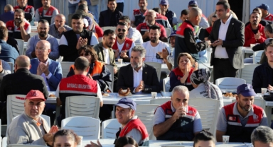 Başkan Sandal işçilerle buluştu:“Birliğimizi kimse bozamaz”