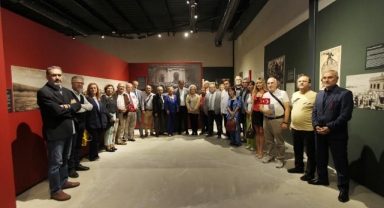 Başkan Tugay gazetecilere ‘Çatı Bostanlı’yı tanıttı