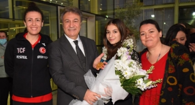 Bornovalı cimnastikçilerden bir madalya daha