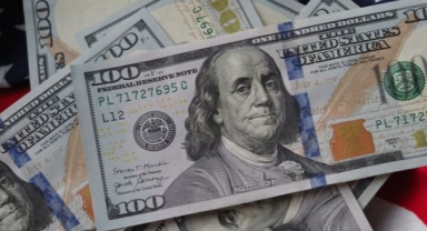 Dolar tarihi zirvesini yeniledi