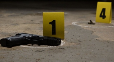 Hakim önce eşini sonra kendini vurdu!