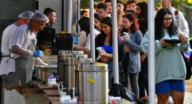 İzmir Büyükşehir Belediyesi gençleri Buca’da buluşturdu