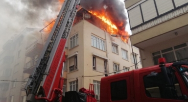 İzmir’de kiracı dehşeti: Evi yakıp kaçtı!