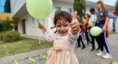 İzmir’de kız çocuklarına coşkulu kutlama