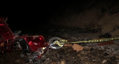 İzmir'de korkunç kaza: 30 metreden şarampole uçtu!