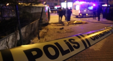 İzmir'de korkunç kaza: Araba TIR’a çarptı!