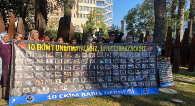 İzmir Emek ve Demokrasi Güçleri, sloganlarla 10 Ekim’i andı