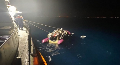 İzmir sularında düzensiz göçmen operasyonu