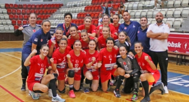 İzmirli hentbolculara Portekizli rakip