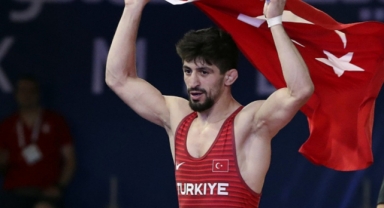 İzmirli Kerem Kamal dünya şampiyonu oldu!