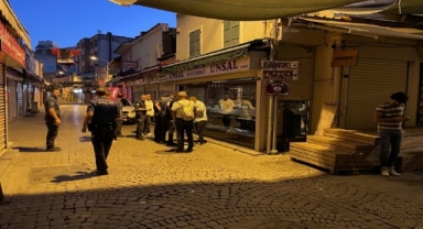 Kemeraltı'nda hırsızlık… Kuyumcuyu soydular!