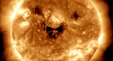 NASA'dan 'Gülümseyen Güneş' paylaşımı!