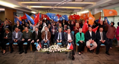 AK Parti İzmir’de,‘Türkiye Yüzyılı’ eğitim programı