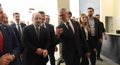 Bakan Varank’tan İzQ’ya ziyaret