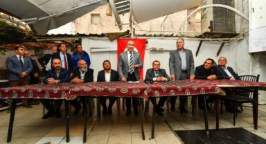 Başkan Soyer Ege Mahallesi’ni ziyaret etti