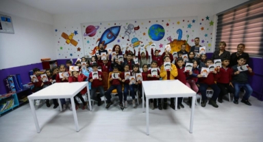 Bayraklı Belediyesinden çocuklara ağız ve diş sağlığı dersi