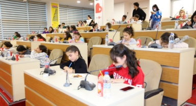 Bayraklı'nın 'çocuk meclisi'nde gündem Çocuk Hakları